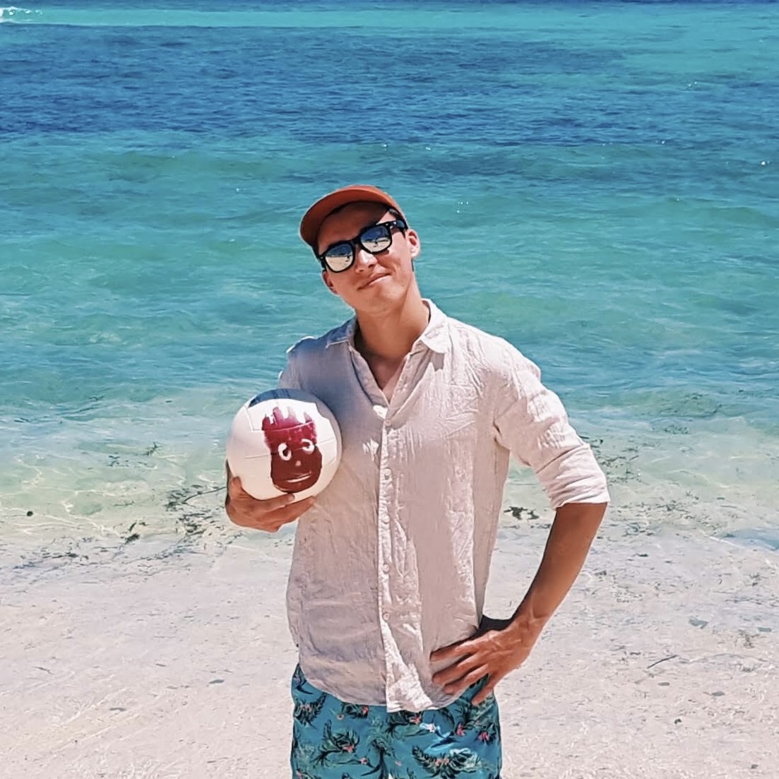 Johnathan Reid at the beach
